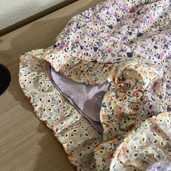 Eyelet Two Piece Short Set - Picture 5 of 8